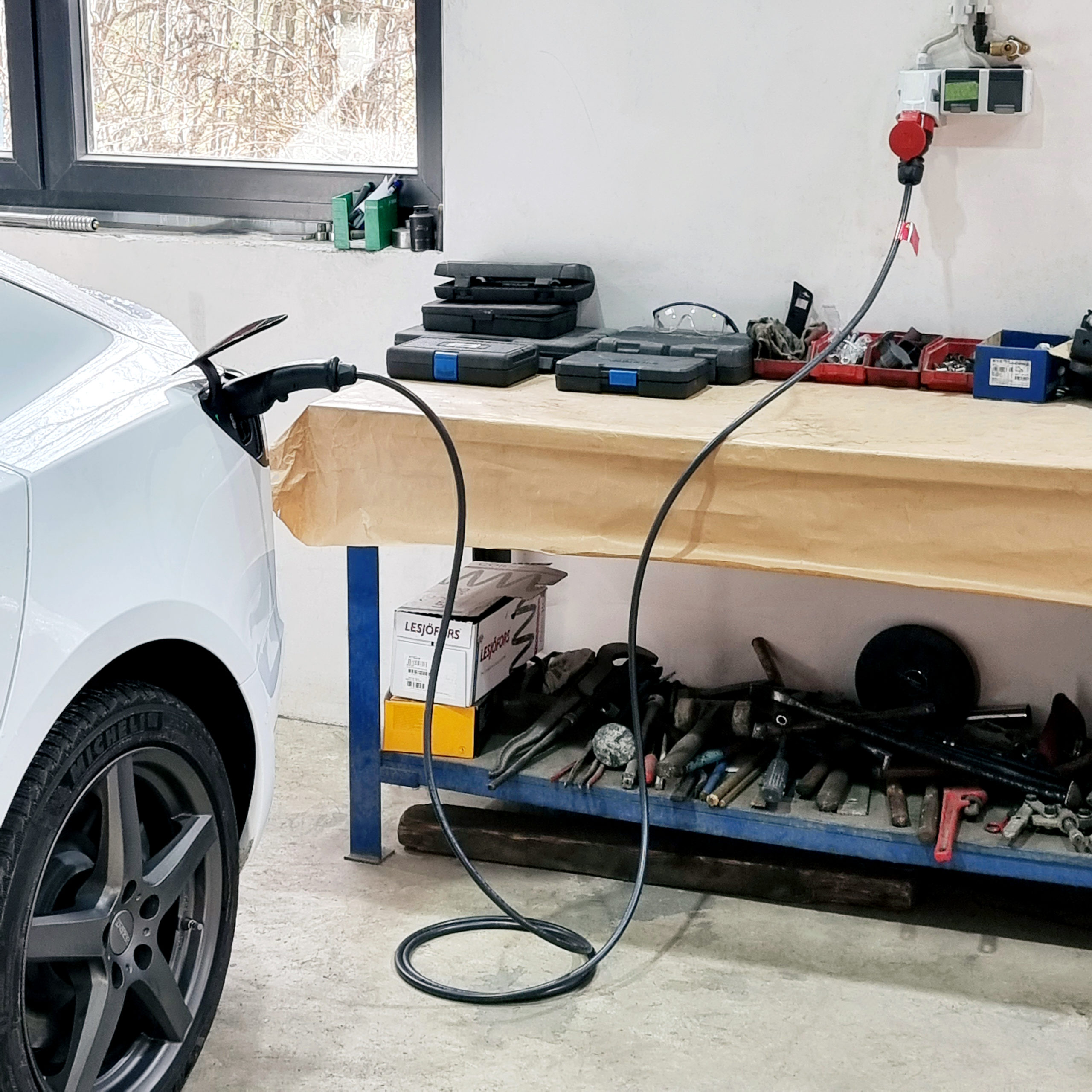 Tesla Ladekabel mit Charge Port Opener